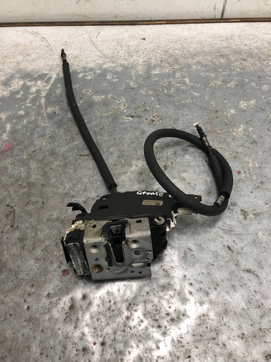 de la Serrure Portière Gauche Arrière MASERATI QUATTROPORTE VI 670003112
