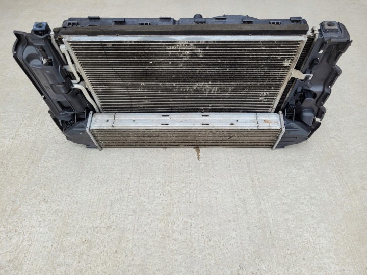 KOMPLET der Kühler Kühler Lüfter VOLVO S60 II V60 und LIFT 2.4 D5