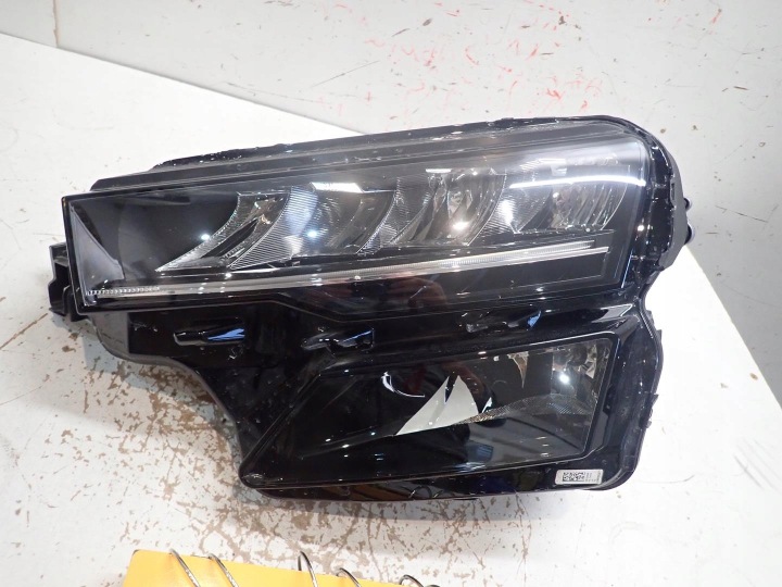FAR PREDNJI DIO PREDNJA LIJEVA SKODA KAROQ LIFT 2021- FULL LED