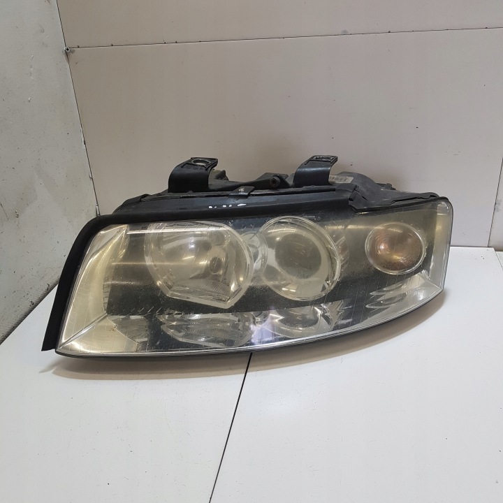 Licht links vorne AUDI A4 B6 8E0941003F 89305690