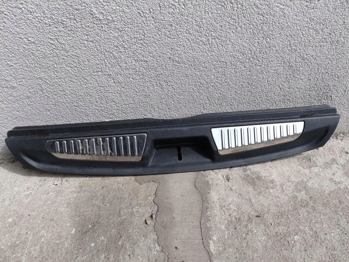 kryt stěny zadního RENAULT LAGUNA III KOMBI