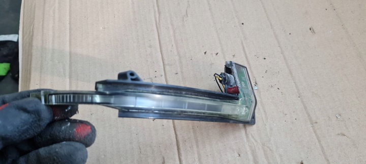 A6 C6 LIFT indicatore direzione FRECCIA SPECCHIETTO RETROVISORE Destra 8K0949102A