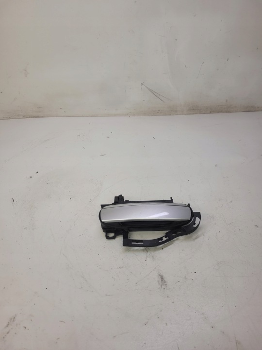 POIGNÉE DROITE AVANT AUDI A3 A4 A6 C6 LIFT 4F0837886