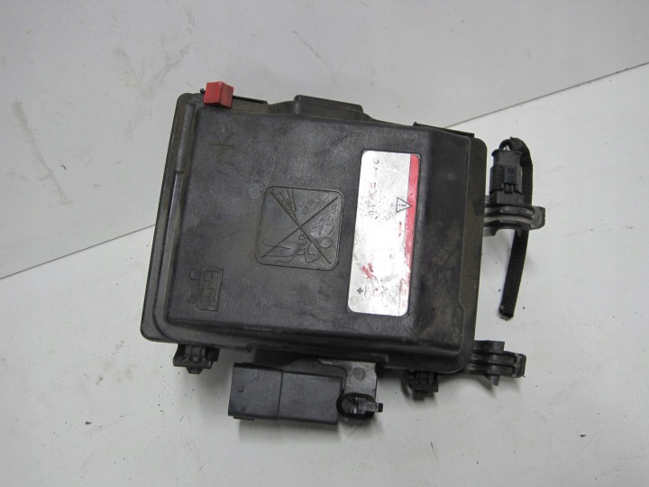 Kasten der Sicherungen PEUGEOT 9804681980