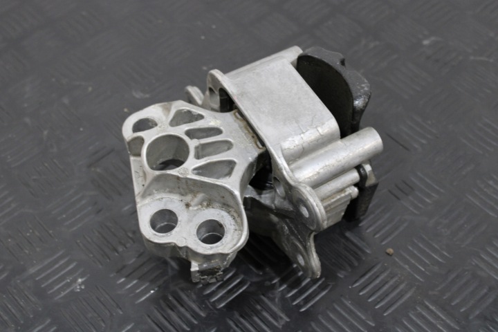 holder engine mount K8D2-7M121-AE LAND ROVER EVOQUE II 2 L551