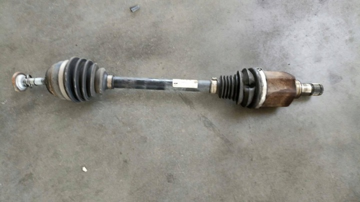 BMW X3 F25 13r 2.0 Antriebswelle vorne links 7598027