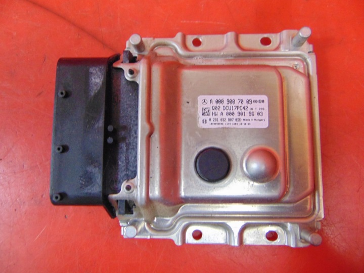 MERCEDES VITO W447 1.6 CDI upravljačka kompjuter računalo A0009007009 0281032807