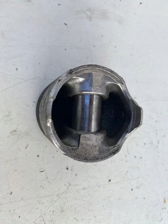 Piston RENAULT SCÉNIC I (JA0/1_) 086297 1.9L diesel 72kW 1999 7