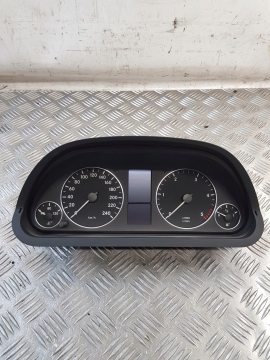 quadro strumenti TACHIMETRO contagiri A1695401947 MERCEDES A-KLASA W169 2.0CDI 05R- EUROPA
