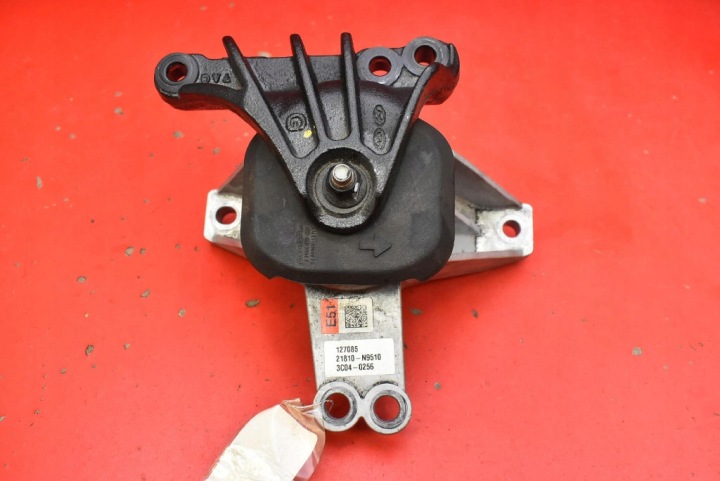 supporto Supporti motore usato Destro 21810-N9510 KIA SPORTAGE 5 V 1.6 T-GDI 150 KM