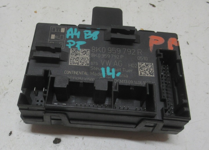 AUDI A4 B8 FL 2.0 TFSI 14R modul Tür rechts vorne 8K0959792R