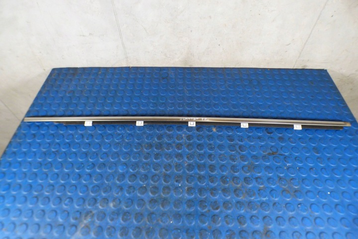 Hyundai Elantra VI moulding parapetowa dust door right front chrom