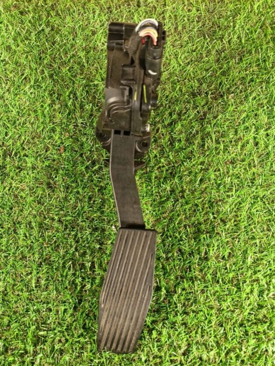 accelerator pedal Chevrolet Cruze J400 r2017