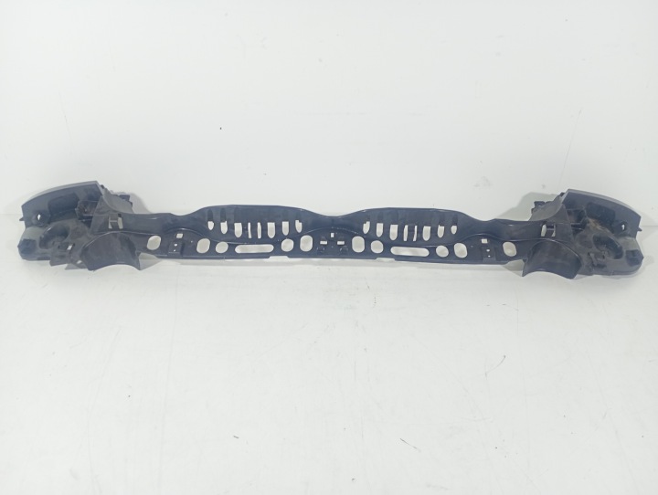 BMW F10 wersja angielska 10-17 Supporto media Paraurti posteriore