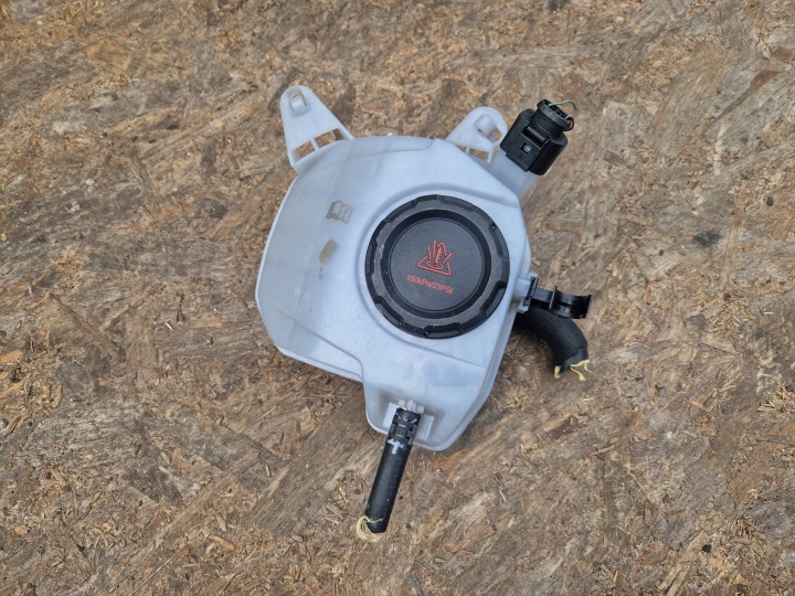Scheibenwaschbehälter VW SKODA AUDI 2Q0121407D