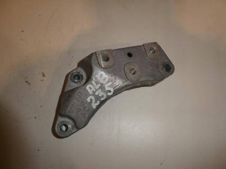 VW AUDI SEAT SKODA SCATOLA CAMBIO MONTAGGIO STAFFA ZAMPA SUPPORTO INGRANAGGI 1K0199117AC