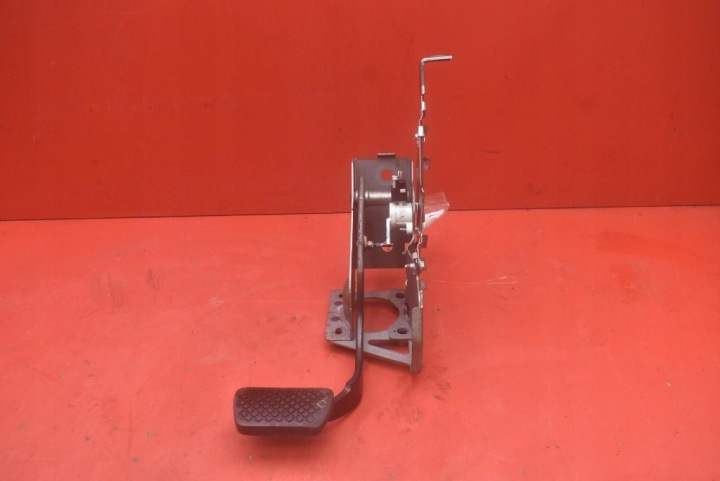 PEDAL pedals brake AUTOMAT CHEVROLET EQUINOX 2 II 2.4 ECOTEC 182 KM 4X4