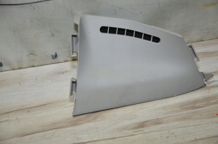 rešetka rešetka ventilacije slupka desna Nissan Note II E12 14r