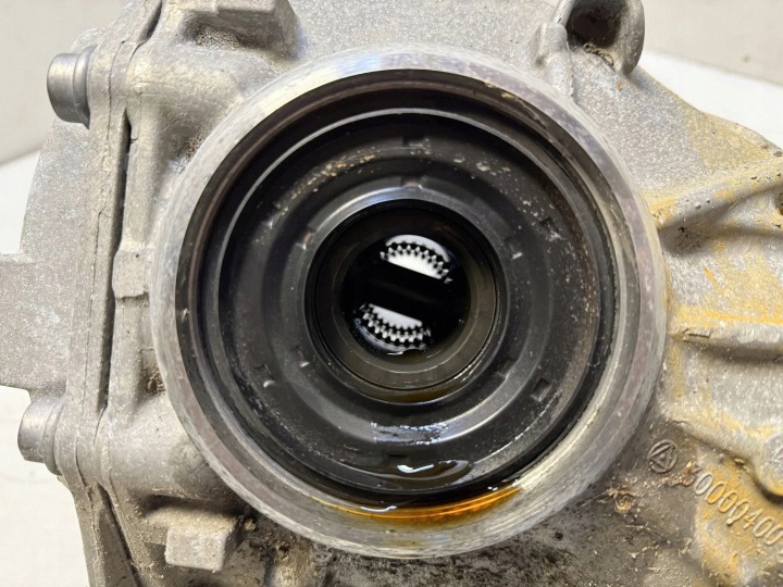 Rear diferencial BMW 5 G30 G31 G38 8618720 8