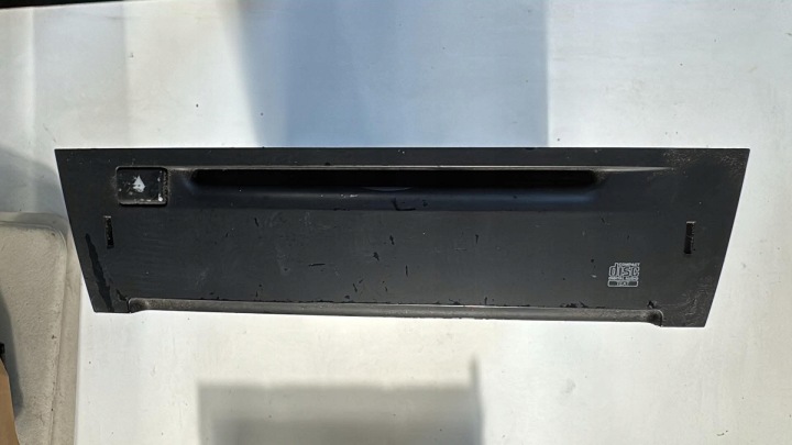 Odtwarzacz Plyt SAAB 9-3 II 93 oe 12799474 - ys9474 - pu-2425A