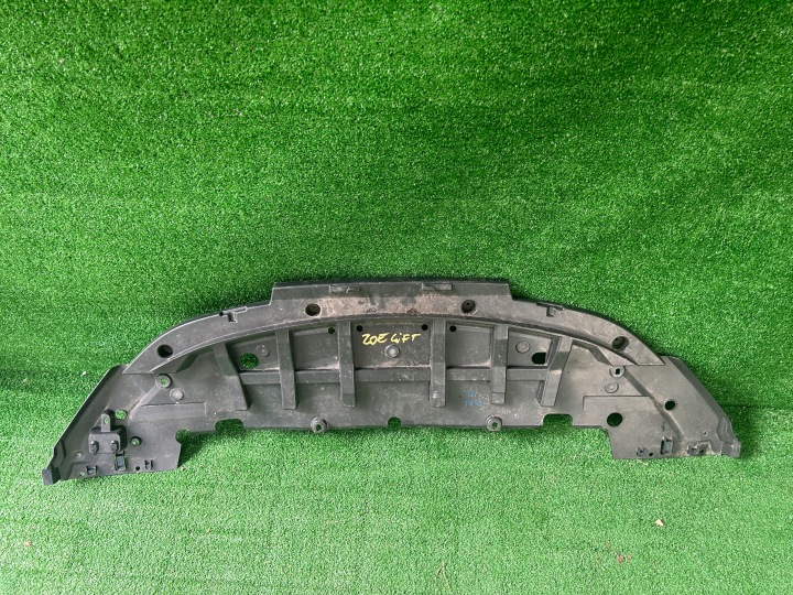 Renault Zoe 19- Lift cover below engine front front cover