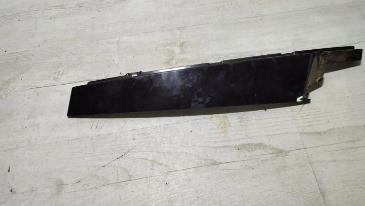 Volvo V40 II 2018r front side right moulding door