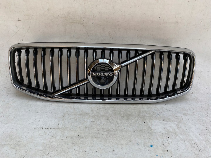 VOLVO XC90 II 14- maska GRILLA chladiče pod KAMERE 31457465