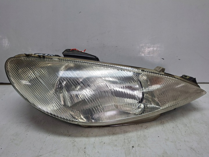 Feux phare Avant Droit PEUGEOT 206 1998