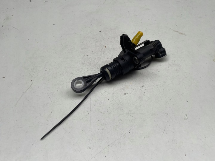 WYSPRZEGLIK Pompa frizione SKODA KAMIQ 1.0 115KM 2Q0721388B PISTONI PORTELLONE !J