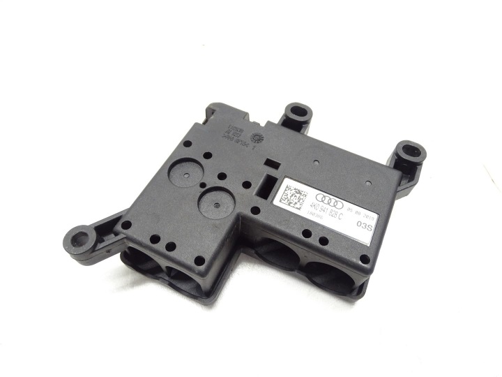 ROZDZIELACZ PRADU AUDI A6 A7 4K0941828C