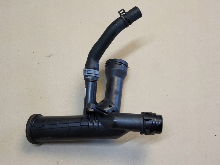 kryt termosztát vedení hadice AUDI A4 B9 A5 F5 8W 2.0 TDI 04L121026AG OE