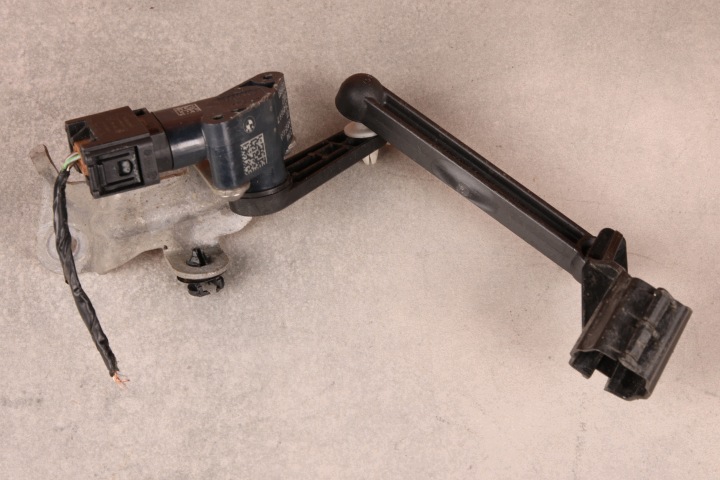 BMW Z4 G29 TOYOTA SUPRA V snímač nastavení sklonu světel levý přední 6895466