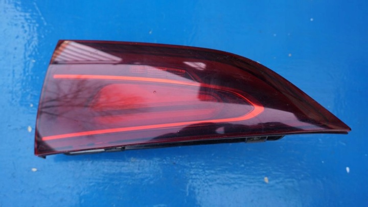 MERCEDES GLA 247 - right rear light