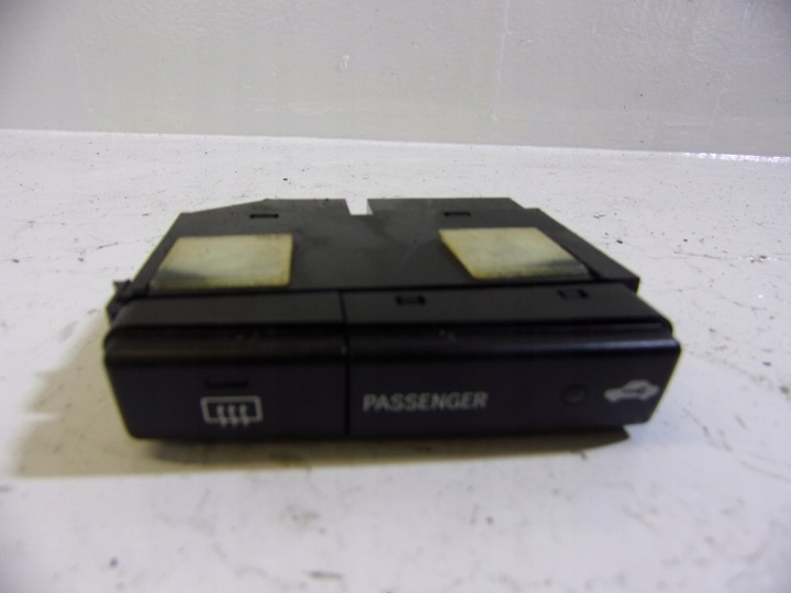 switch OGRZEWANIA of the window TOYOTA AVENSIS T25 84790-05130