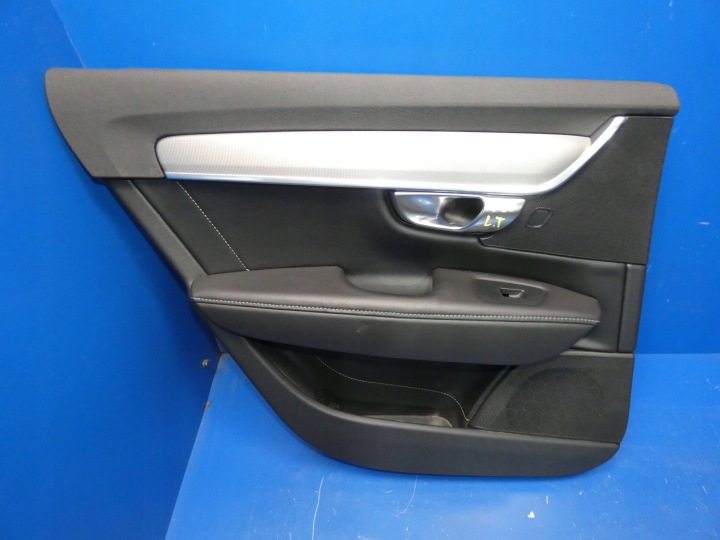 VOLVO V90 II bok tapacír dveře levý záď zadní
