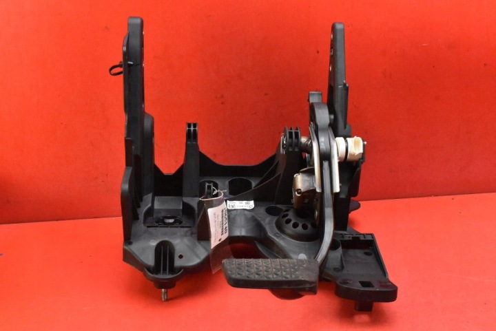 PEDAL Pédales, Pédale Frein AUTOMAT 39023899 OPEL ASTRA V K 1.6 CDTI 136 KM 15-20