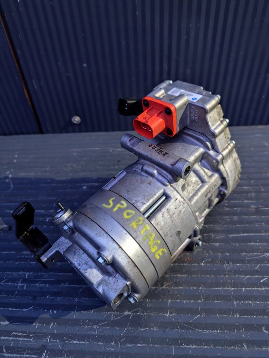 KIA SPORTAGE V 1.6 T-GDI compressor; compressor of the air conditioning 977E1CZ000
