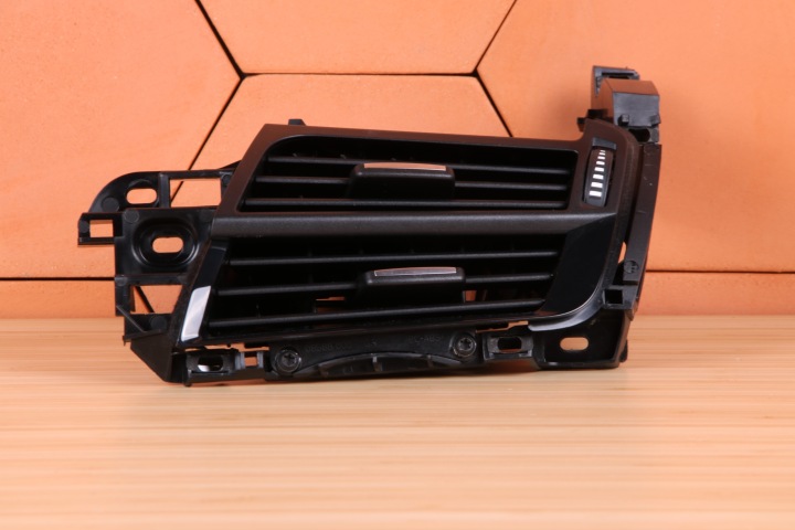 BMW X5 F15 X6 F16 grid air conditioning devices right 9252650