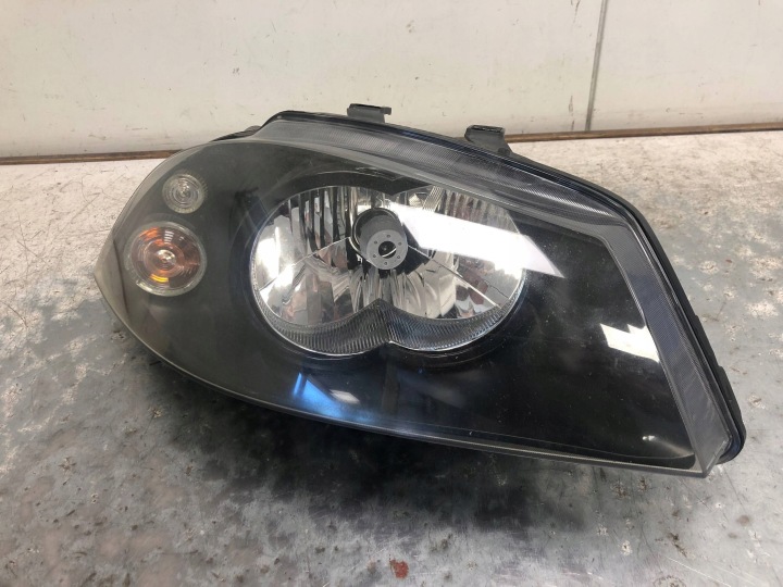 light right front SEAT IBIZA III