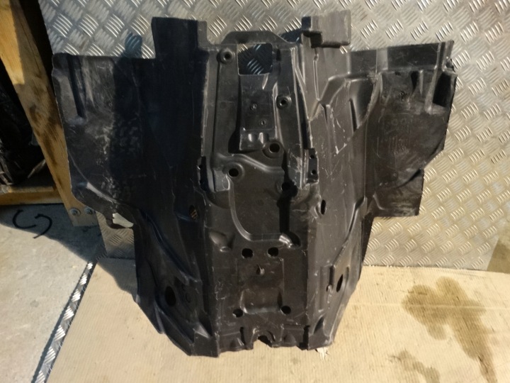 INSONORIZZAZIONE TUNELU CAMBIO INGRANAGGI MERCEDES W223 1