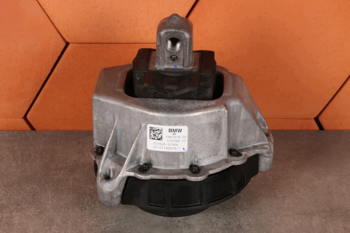 BMW G20 G21 G22 G23 G26 G42 Z4 G29 Supporti motore usato Destro 7581618 3393 km!!