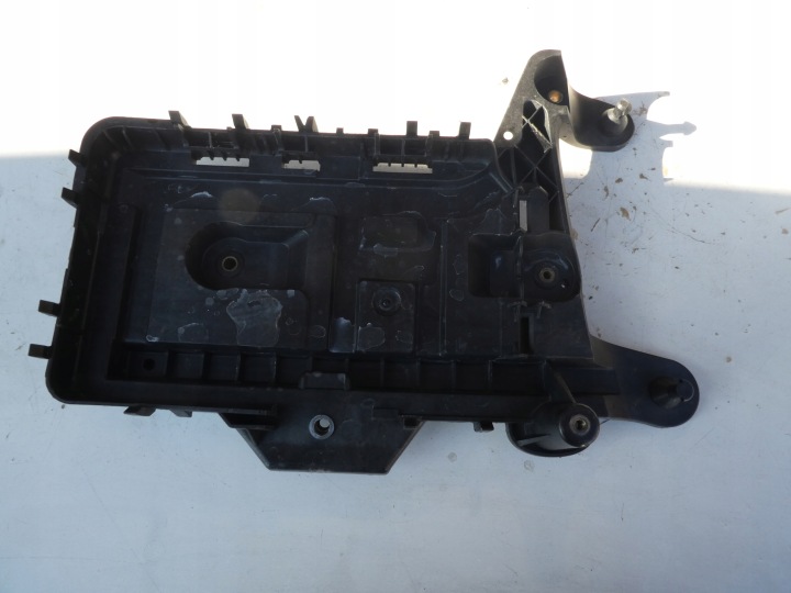 držač akumulatora VW SEAT SKODA 1K0915333H