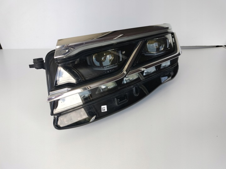 light left REFLEKTOR VW TOUAREG III 760 18- FULL LED