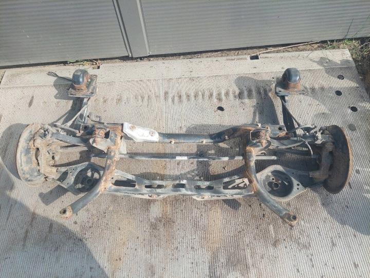 komplet Achsträger träger Achsträger heck VOLKSWAGEN JETTA V ID: 212055