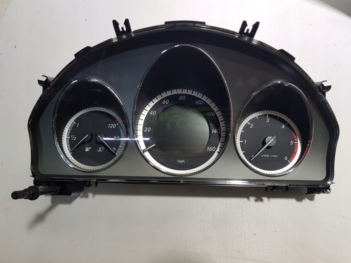 Instruments tachymètre compte tours Horloge montre tableau bord MERCEDES W204 C KLASA DIESEL ANGLIK 2049008900