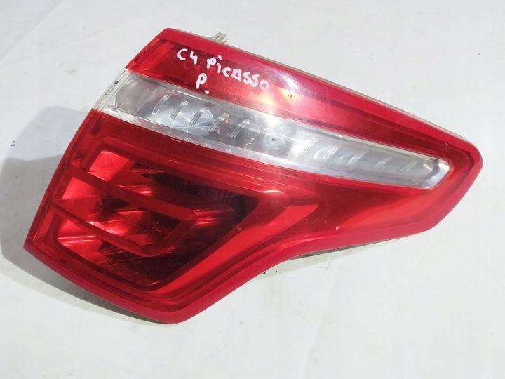 Citroen C4 Picasso and light right rear part rear
