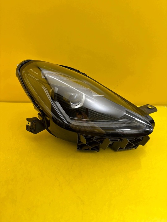 svetlo pravá Maserati Grecale M182 22- Full Led Black 06703540670