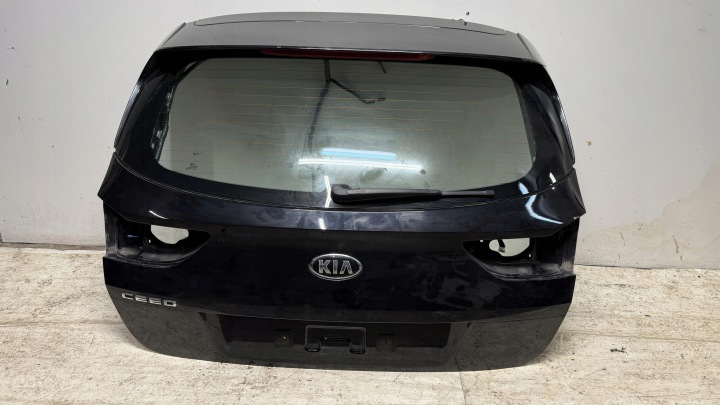 KIA CEED III KOMBI Porte arrière coffre hayon BADAZNIKA Couvercle 1K 17-24