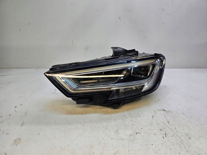 REFLEKTOR XENON LED links AUDI A3 8V LIFT 8V0941033D UK