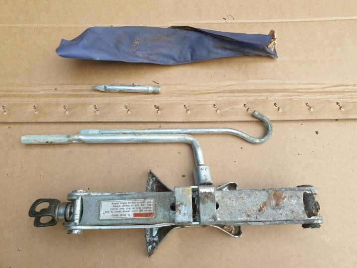 WKLAD kola DOJAZDOWEGO stahovačka řadicí páka SUZUKI SX4 FIAT SEDICI 2006-2013